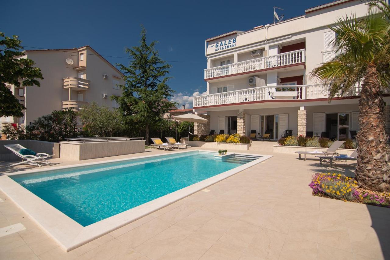 Pool Apartments Galeb Новалья Экстерьер фото